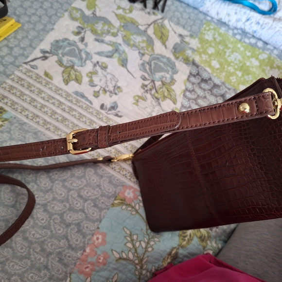 Talbots Brown Crossbody Bag with Gold Hardware - Picture 3 of 15